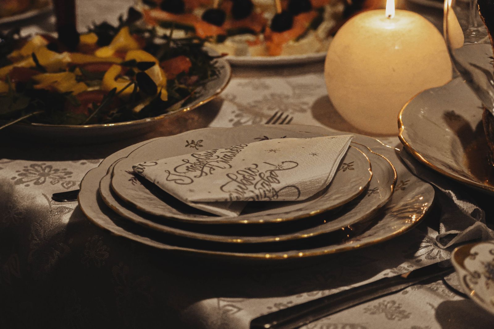 Seasonal Shopping Without the Noise: A Buyer’s Pause